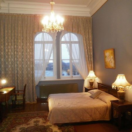 Birinu Pils Hotel Birini Luaran gambar