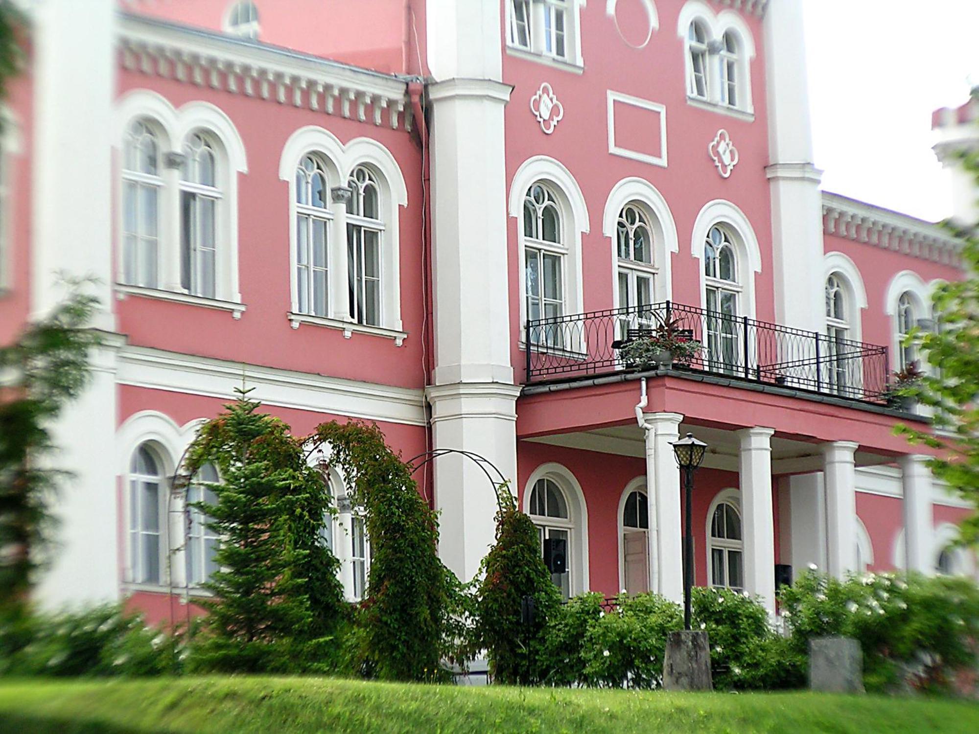 Birinu Pils Hotel Birini Luaran gambar