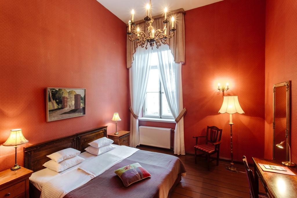 Birinu Pils Hotel Birini Bilik gambar