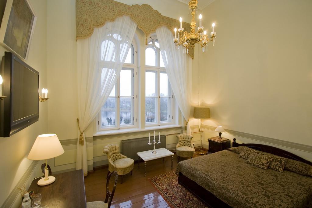 Birinu Pils Hotel Birini Luaran gambar