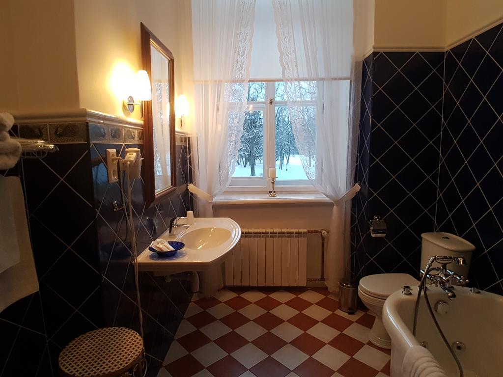 Birinu Pils Hotel Birini Luaran gambar