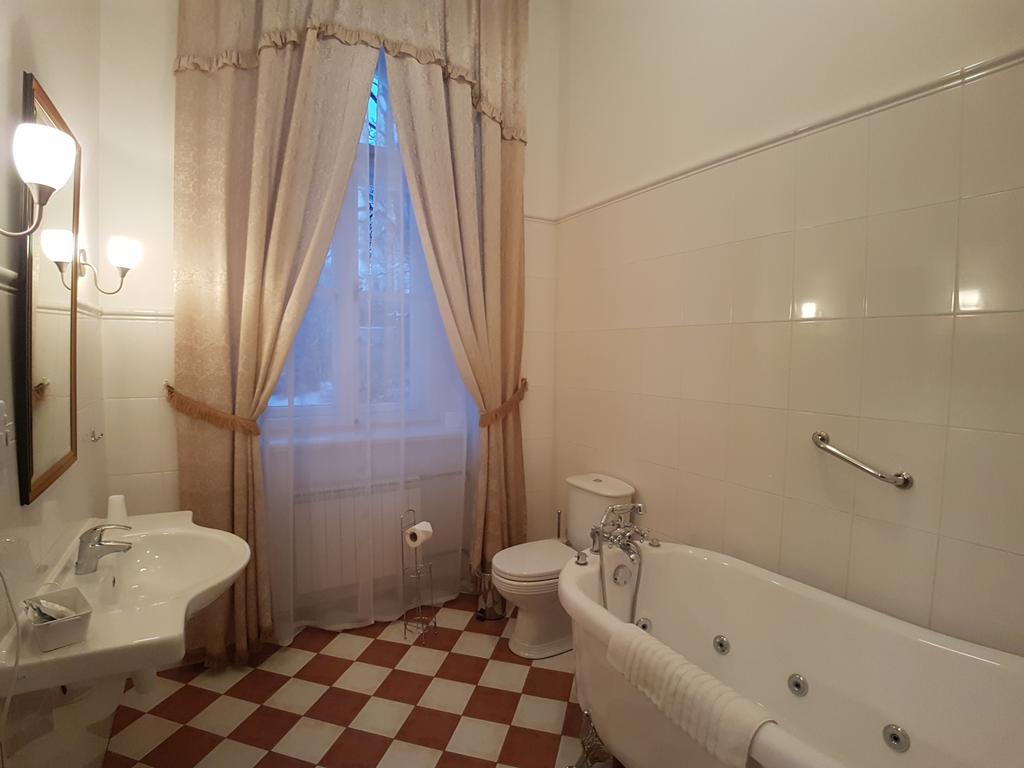 Birinu Pils Hotel Birini Luaran gambar