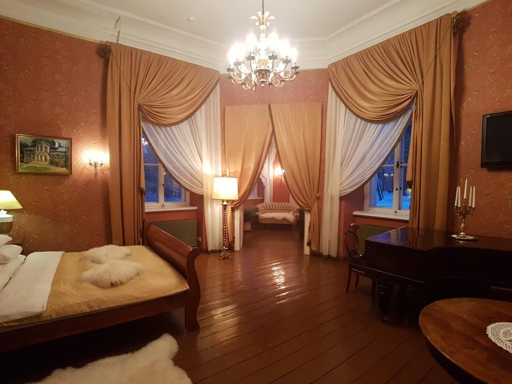 Birinu Pils Hotel Birini Luaran gambar