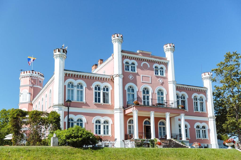 Birinu Pils Hotel Birini Luaran gambar